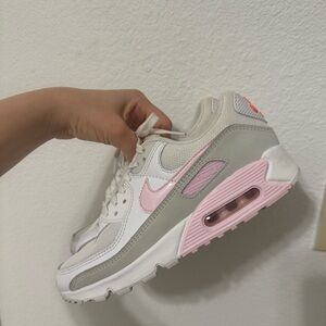 Nike Air Max 90 Sneakers